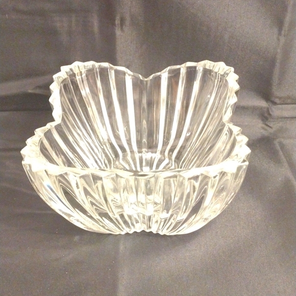 mikasa Lydia Other - Mikasa lydia clear crystal glass 6" San Larenz tulip shape flower bowl dish